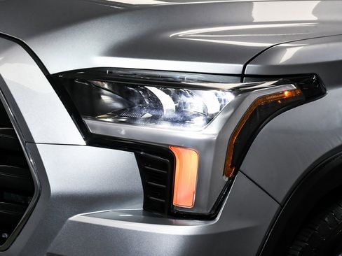 Used 2024 Toyota Sequoia Platinum image 86