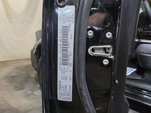 Used 2019 RAM 1500 Classic SLT AWD/4WD image 25