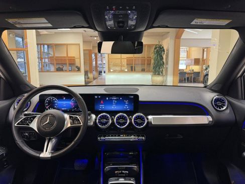 Certified 2025 Mercedes-Benz GLB 250 image 6