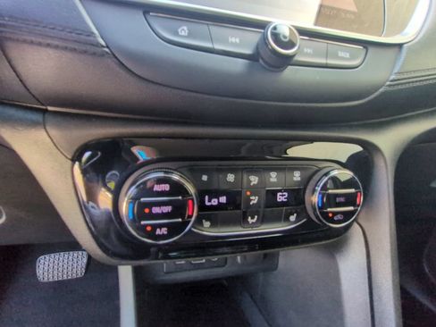 Used 2020 Buick Encore GX Essence FWD image 15