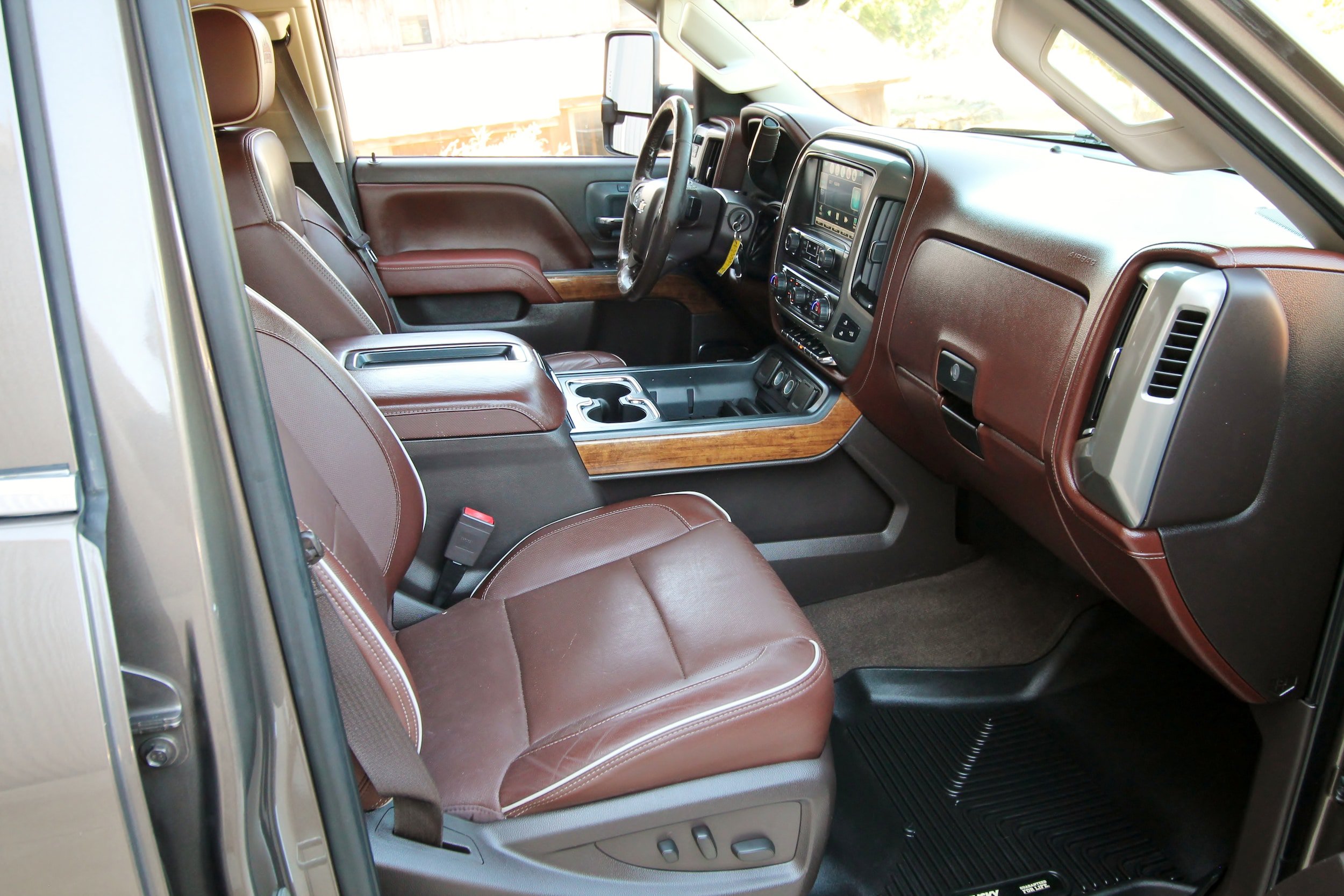 Used 2015 Chevrolet Silverado 2500 High Country w/ Duramax Plus Package AWD/4WD image 38