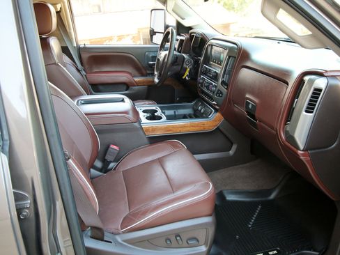 Used 2015 Chevrolet Silverado 2500 High Country AWD/4WD image 38