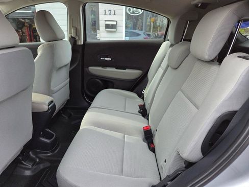 Used 2020 Honda HR-V LX image 12