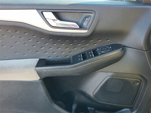 Certified 2020 Ford Escape SE image 12