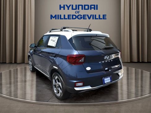 New 2025 Hyundai Venue Limited image 3