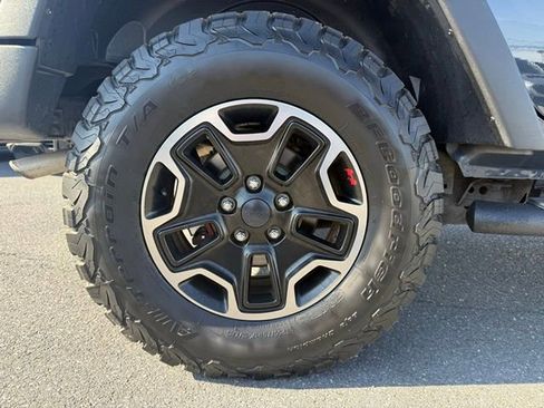 Used 2017 Jeep Wrangler Unlimited Rubicon image 25