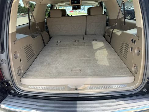 Used 2020 Chevrolet Suburban Premier AWD/4WD image 47