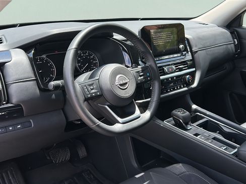 Used 2025 Nissan Pathfinder SV w/ Black Appearance Package FWD image 13