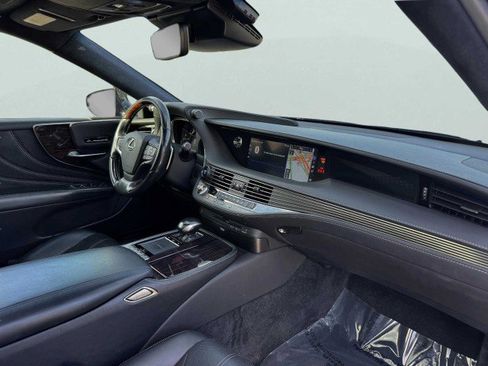 Used 2018 Lexus LS 500h w/ Luxury Package image 43