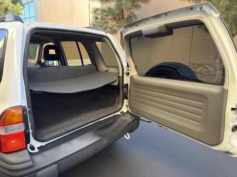 Used 2003 Chevrolet Tracker ZR2 image 76