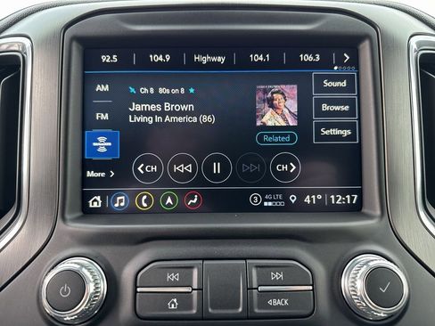 Used 2021 GMC Sierra 1500 AT4 w/ AT4 Premium Package image 12