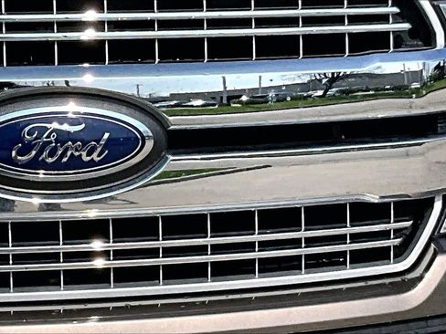 Used 2019 Ford F150 Lariat image 11