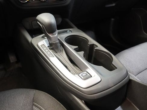 Used 2024 Chevrolet Trax LS w/ LS Convenience Package image 21