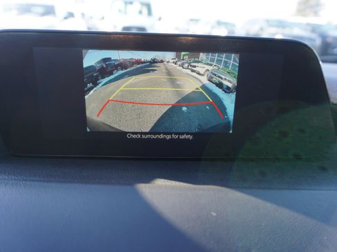 Used 2019 MAZDA MAZDA3 AWD Auto w/Preferred Pkg image 19