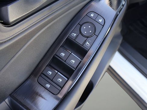 Used 2025 Nissan Rogue S FWD image 10
