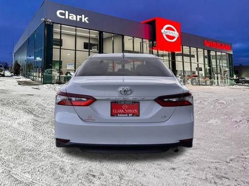 Used 2022 Toyota Camry LE image 6