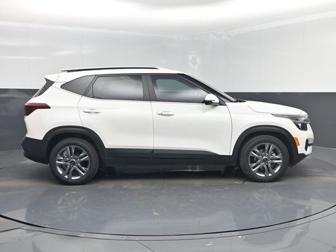 Used 2023 Kia Seltos S image 28