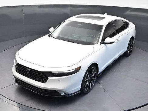 Used 2024 Honda Accord Touring image 23