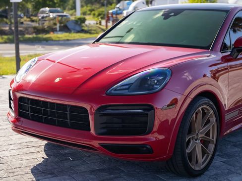 Used 2021 Porsche Cayenne GTS image 7