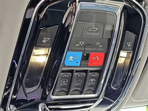 Used 2022 Jeep Grand Cherokee Overland image 29