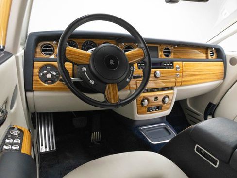 Used 2010 Rolls-Royce Phantom Coupe image 6