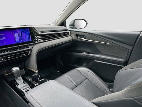 Used 2025 Toyota Camry XLE w/ Premium Package AWD/4WD image 23