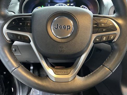Used 2018 Jeep Grand Cherokee High Altitude image 17