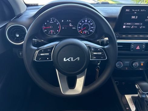 Used 2022 Kia Forte LXS FWD image 14