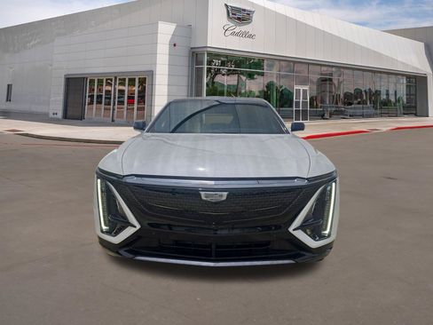 Used 2024 Cadillac Lyriq Sport AWD/4WD image 2