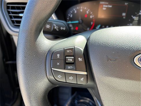 Used 2020 Ford Escape SE image 24