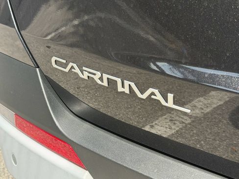 Used 2026 Kia Carnival LX FWD image 15