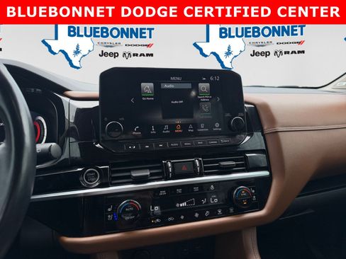 Used 2022 Nissan Pathfinder Platinum w/ Cargo Package FWD image 15