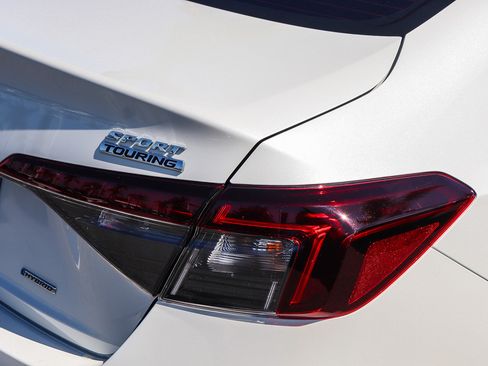 Used 2025 Honda Civic Sport Touring image 9