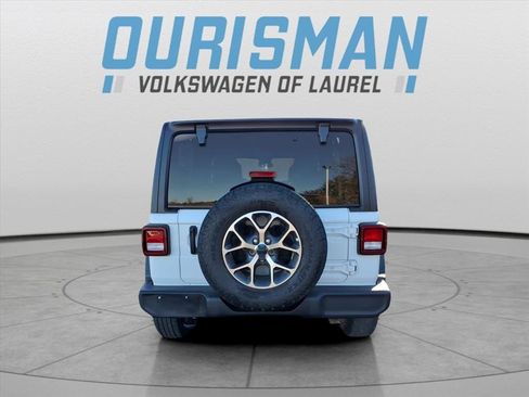 Used 2024 Jeep Wrangler Sport S image 3