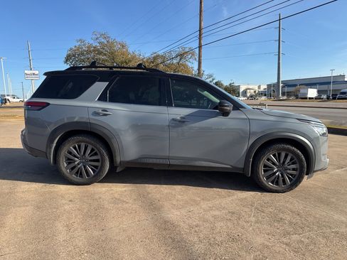 Used 2022 Nissan Pathfinder SL w/ SL Premium Package image 8