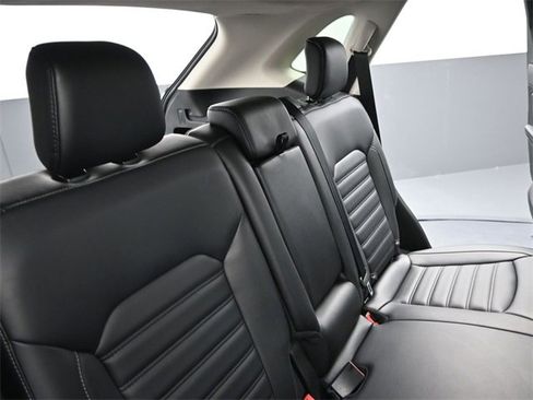 Used 2024 Ford Edge SEL image 20