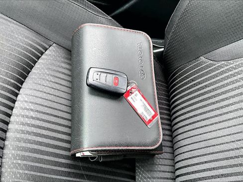 Certified 2022 Toyota Prius Prime LE image 14