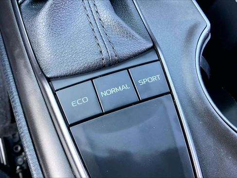 Used 2023 Toyota Camry SE image 32