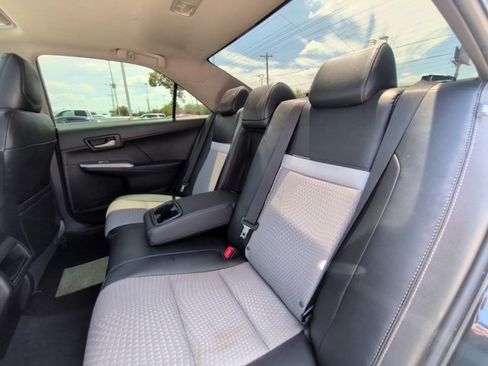 Used 2012 Toyota Camry SE FWD image 17