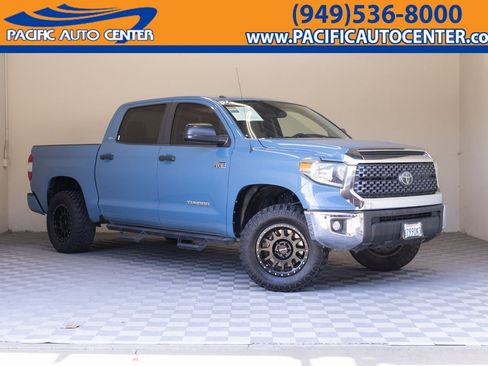 Used 2019 Toyota Tundra SR5 w/ SR5 Convenience Package image 1