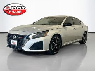 Used 2023 Nissan Altima 2.5 SR w/ SR Premium Package FWD video 1