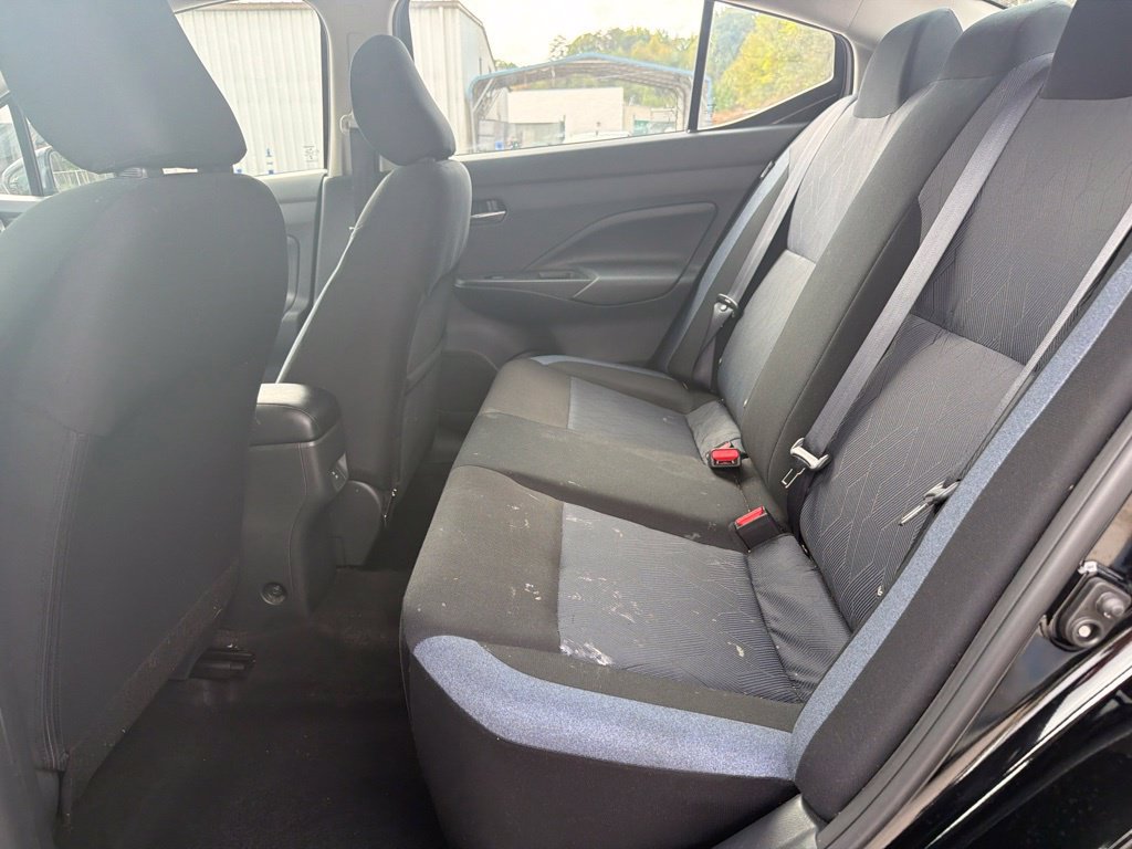 Used 2025 Nissan Versa SV FWD image 9