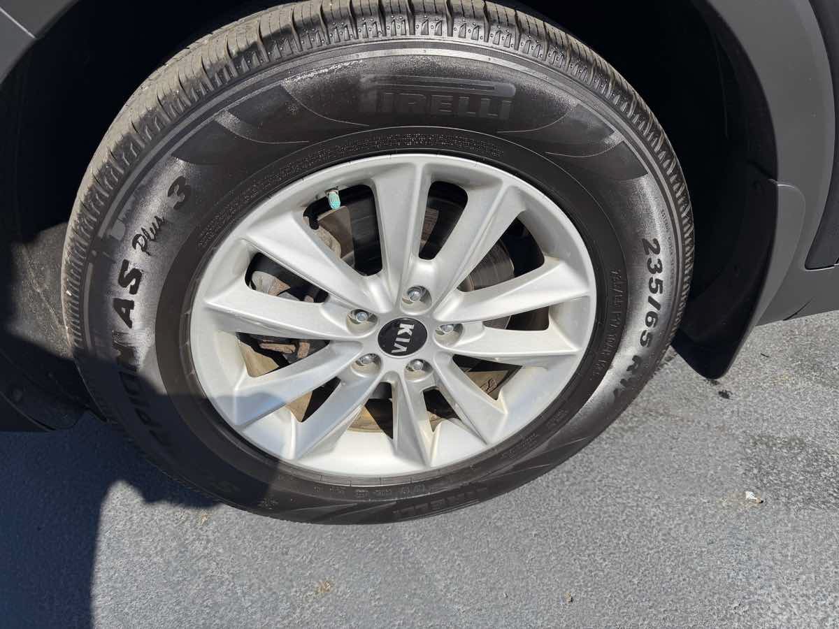 Used 2019 Kia Sorento AWD w/ LX Convenience Package image 7