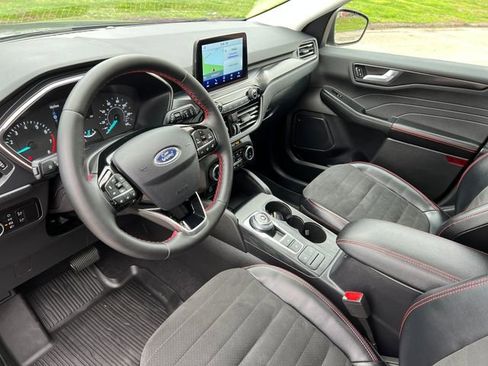 Certified 2022 Ford Escape SEL w/ SEL Stealth AWD Package image 18