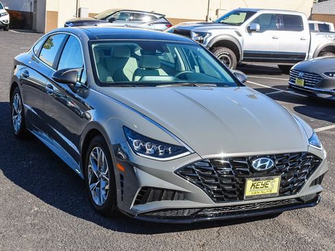 Certified 2023 Hyundai Sonata SEL w/ Convenience Package image 3