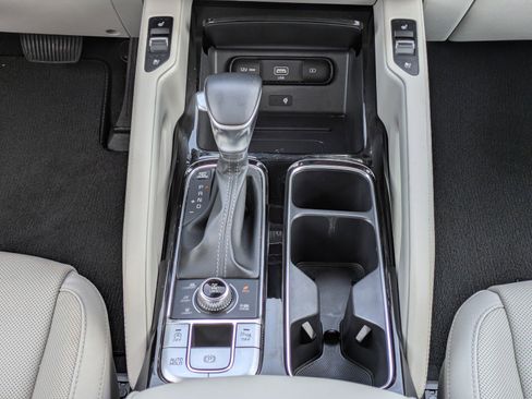 Certified 2022 Kia Telluride EX w/ EX Premium Package image 17