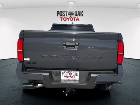 Used 2024 Toyota Tacoma TRD Sport image 6
