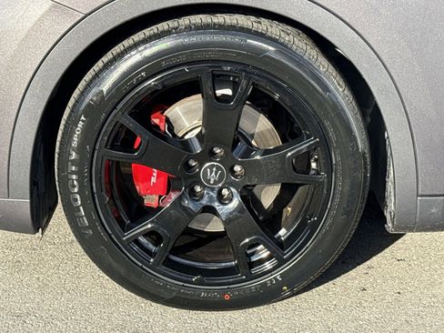 Used 2022 Maserati Levante GT image 12