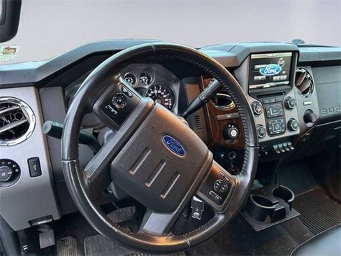 Used 2015 Ford F350 Lariat w/ Lariat Interior Package AWD/4WD image 9