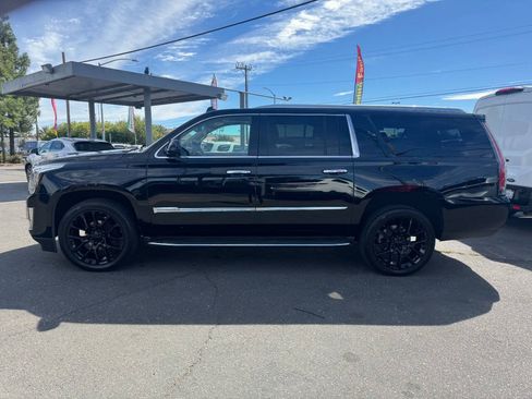 Used 2015 Cadillac Escalade ESV Luxury AWD/4WD image 9